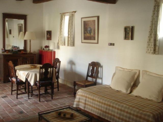 Aparthotel Manoir De La Rousselliere à Loches Extérieur photo