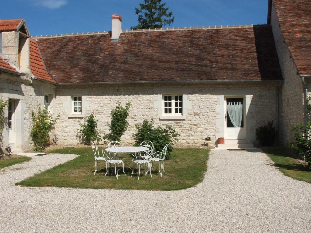 Aparthotel Manoir De La Rousselliere à Loches Chambre photo