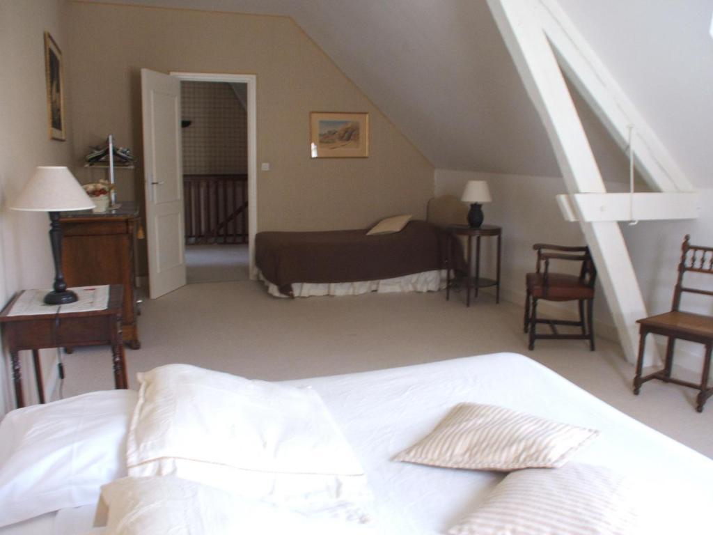 Aparthotel Manoir De La Rousselliere à Loches Chambre photo