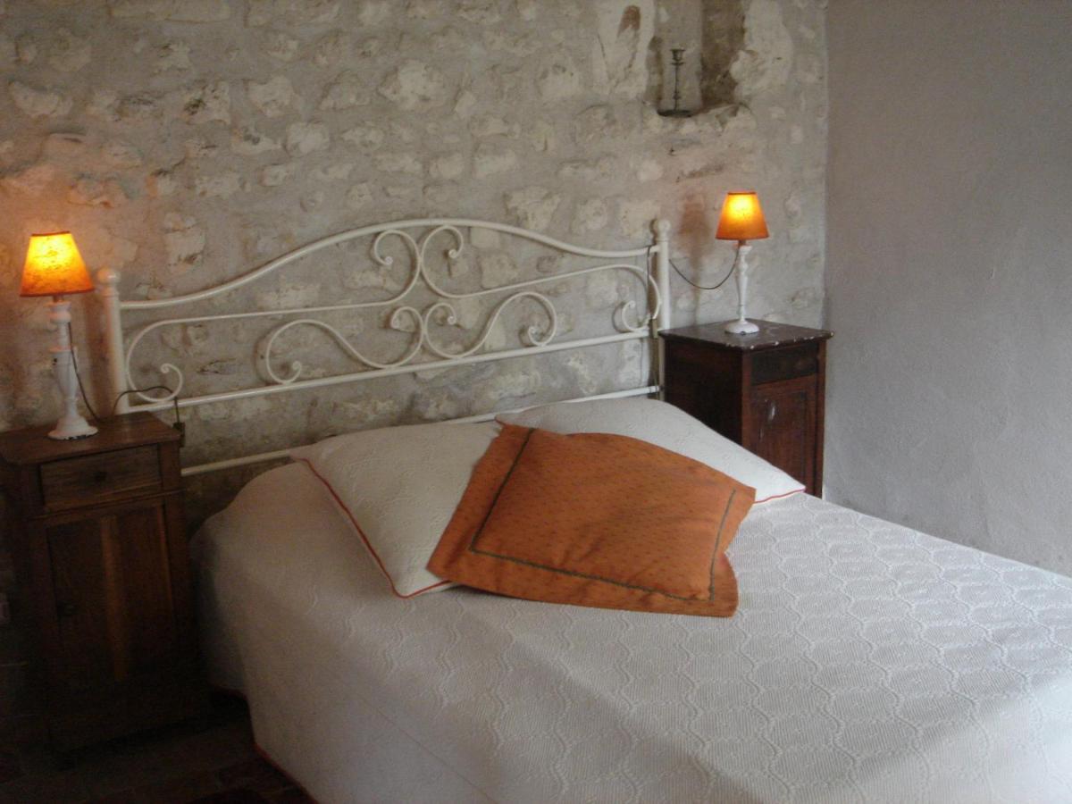 Aparthotel Manoir De La Rousselliere à Loches Chambre photo